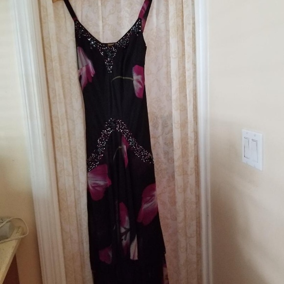Dress - Picture 2 of 4